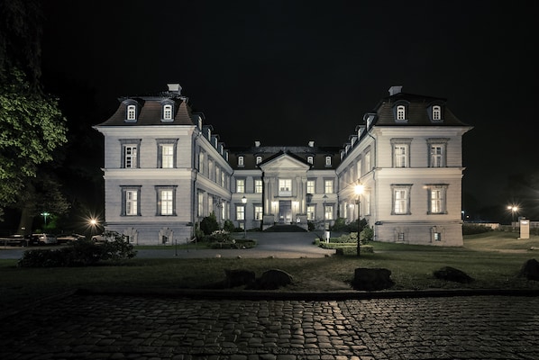 Façade de l’hébergement - soirée/nuit