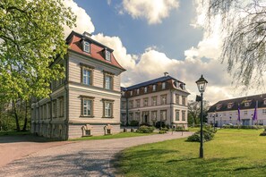 Exterior - Hotel Schloss Neustadt-Glewe (Neustadt-Glewe)