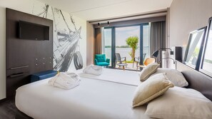 Comfort Room, 1 Queen Bed, Terrace | In-room safe, desk, laptop workspace, cribs/infant beds