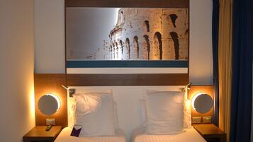 Hypo-allergenic bedding, minibar, in-room safe, desk