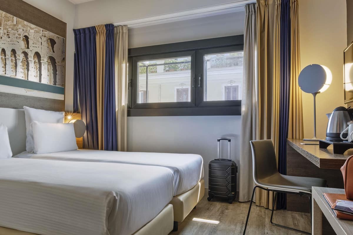 Superior Twin Room | 1 bedroom, hypo-allergenic bedding, minibar, in-room safe