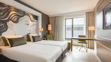 Comfort Twin Room | Minibar, in-room safe, desk, soundproofing