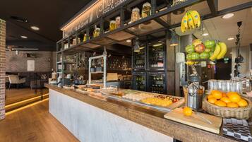 Daily buffet breakfast (EUR 25 per person)