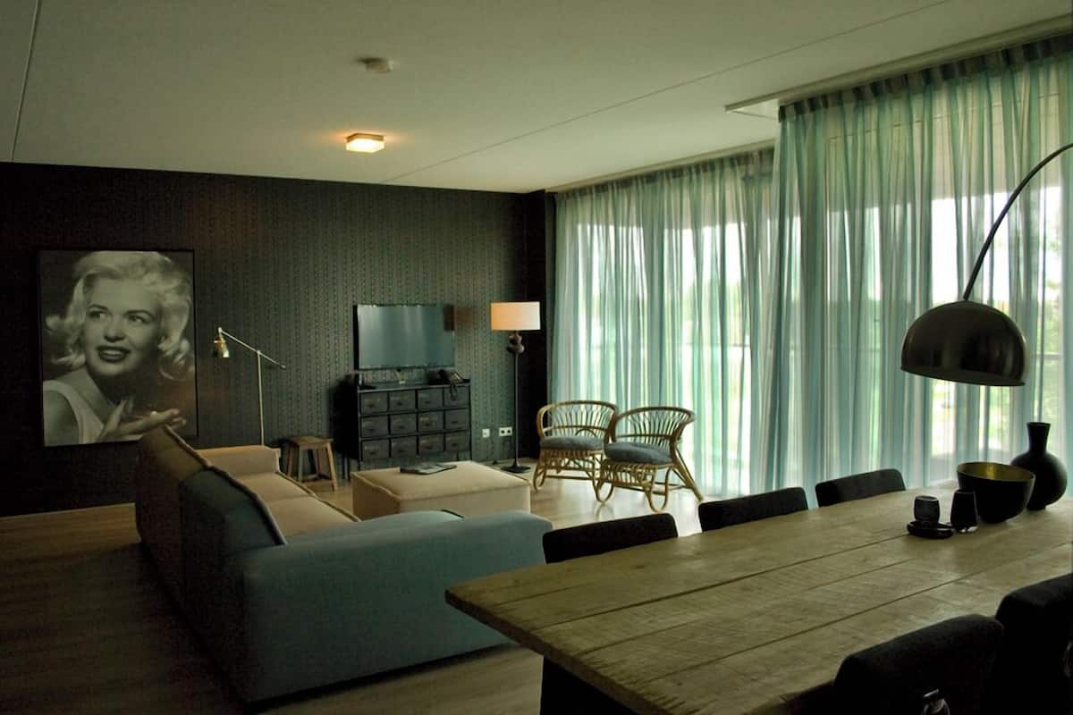 Apartment, 2 Bedrooms, Non Smoking | Living area | TV
