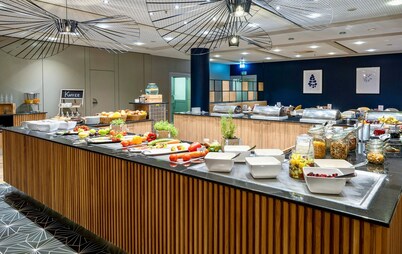 voco Dusseldorf Seestern by IHG