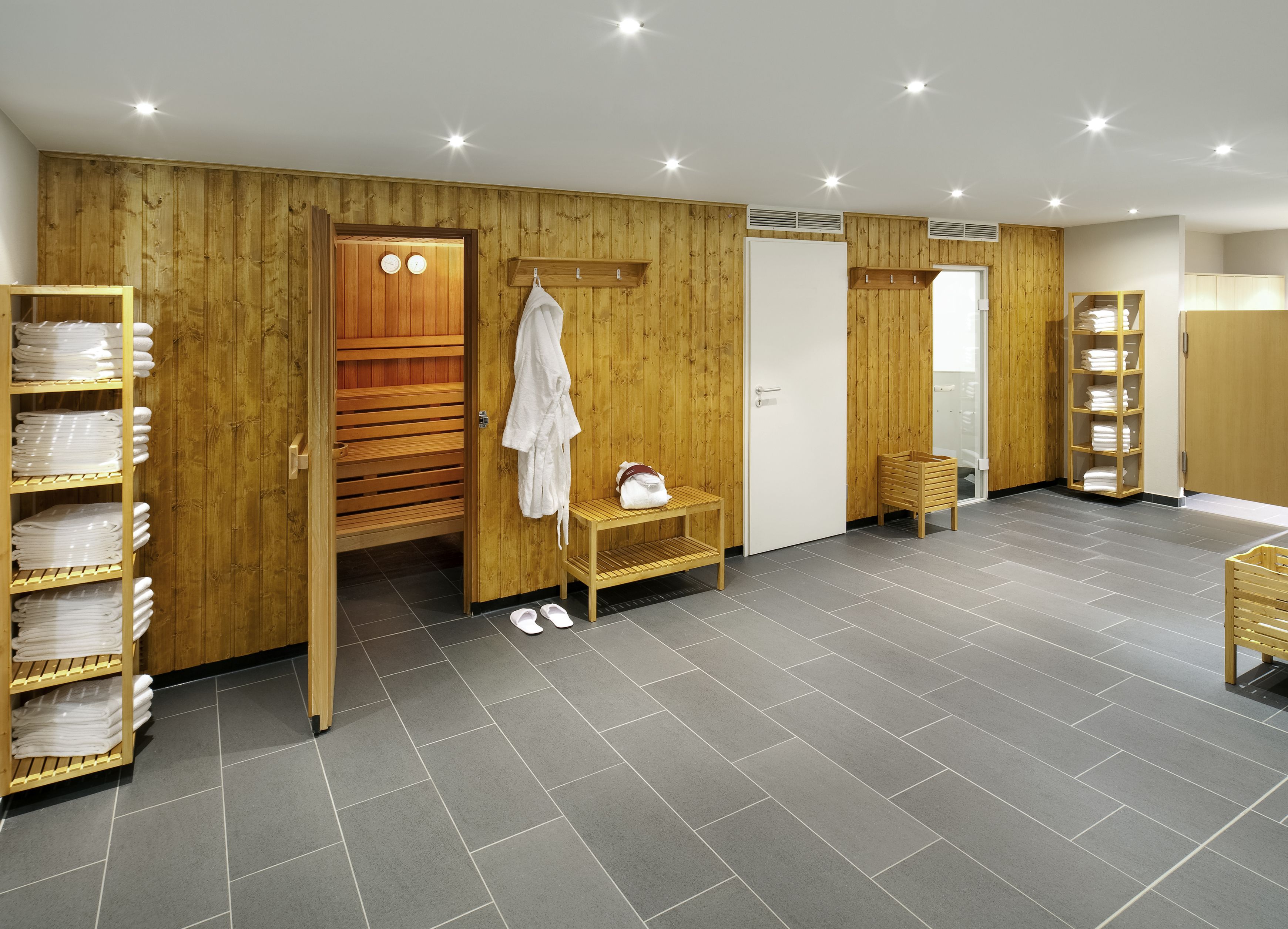 Sauna, steam room