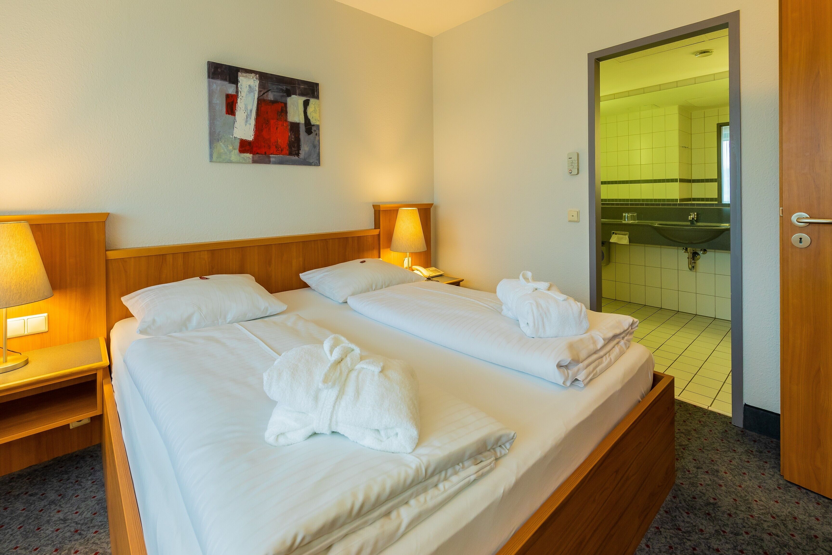 hypo-allergenic bedding, in-room safe, desk, laptop workspace