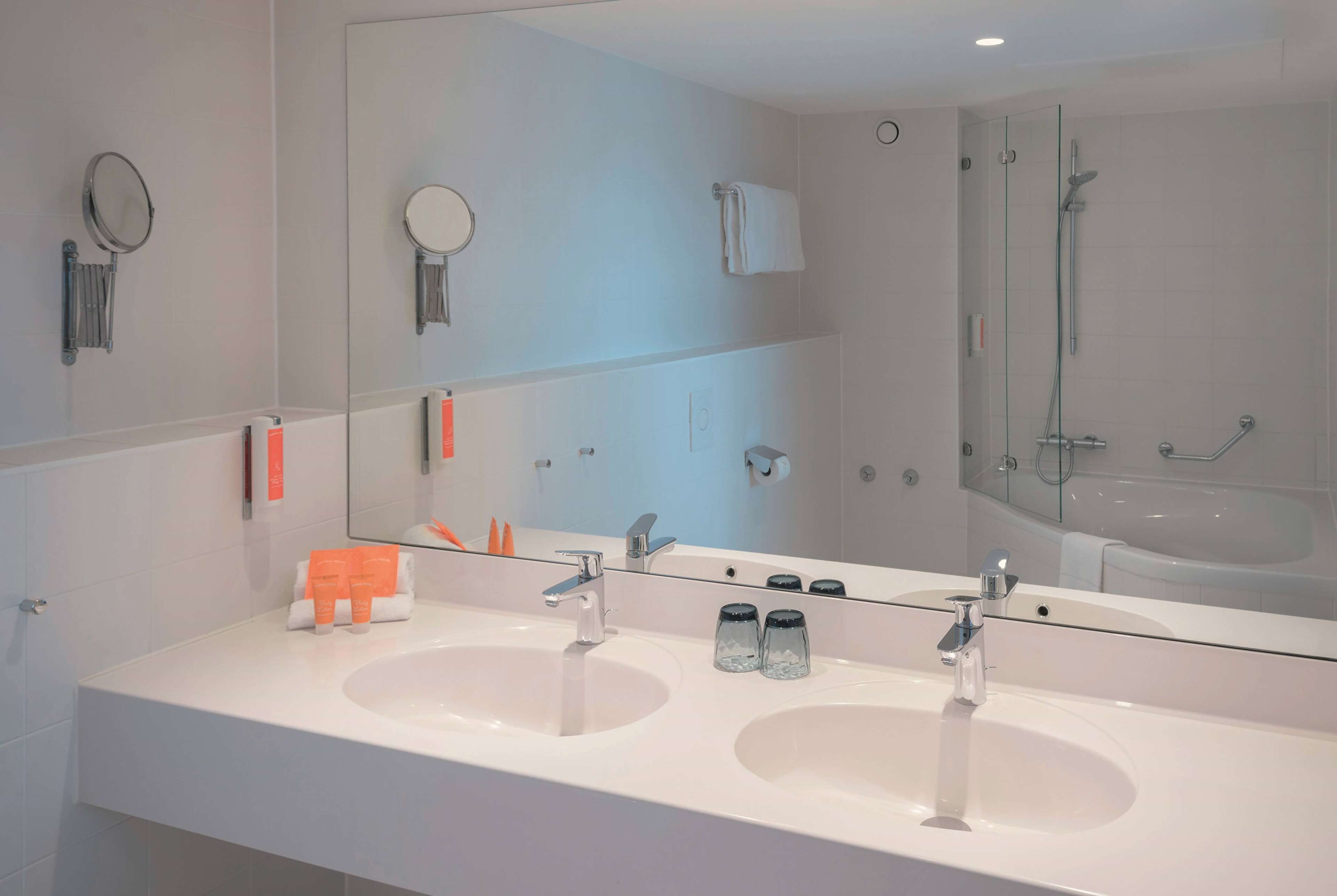 junior suite | bathroom | hair dryer, towels