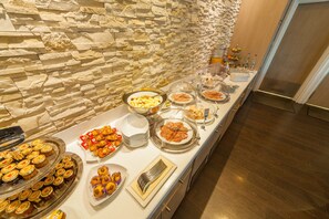 Daily buffet breakfast (EUR 16 per person)