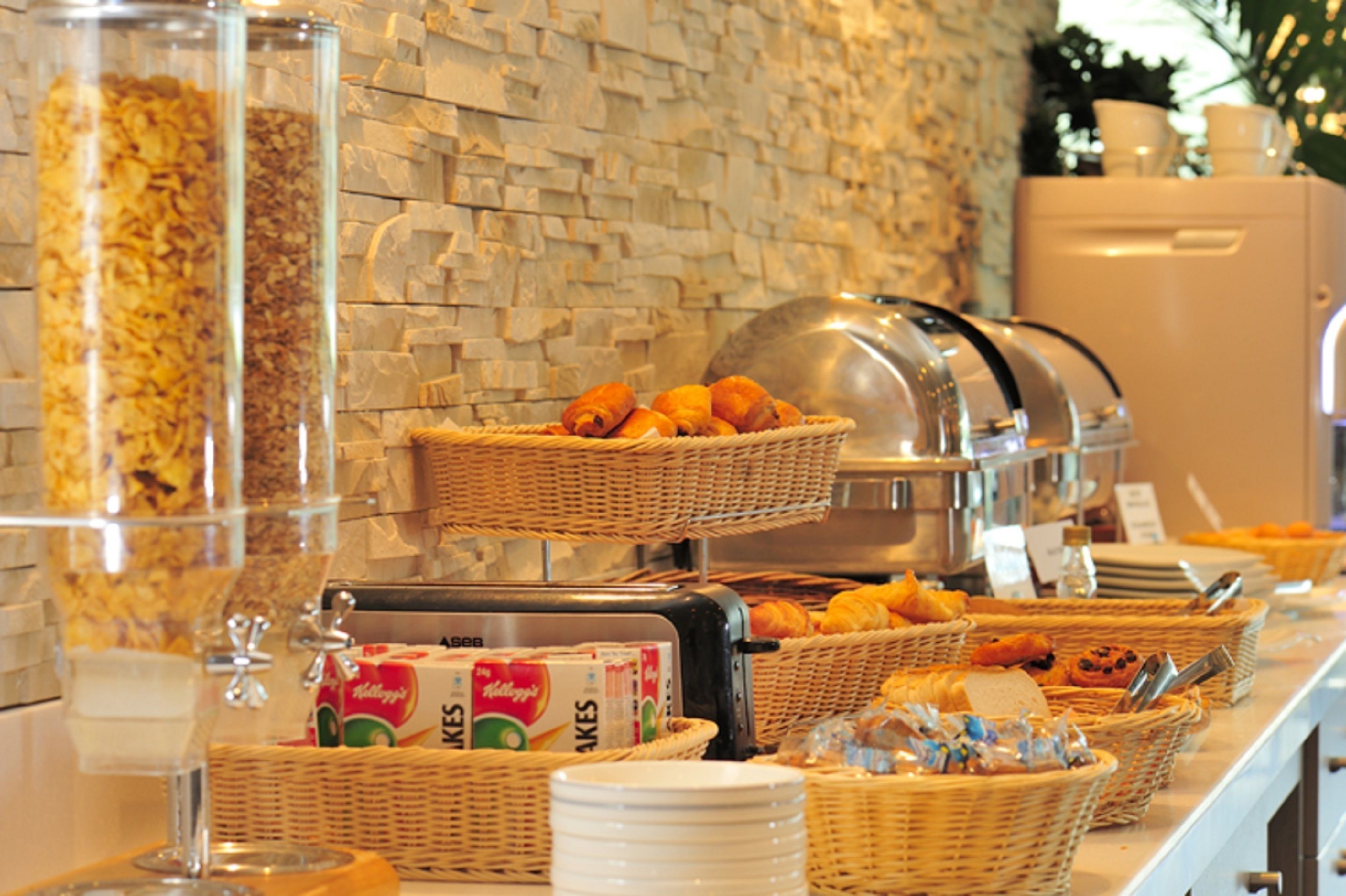 daily buffet breakfast (eur 16 per person)