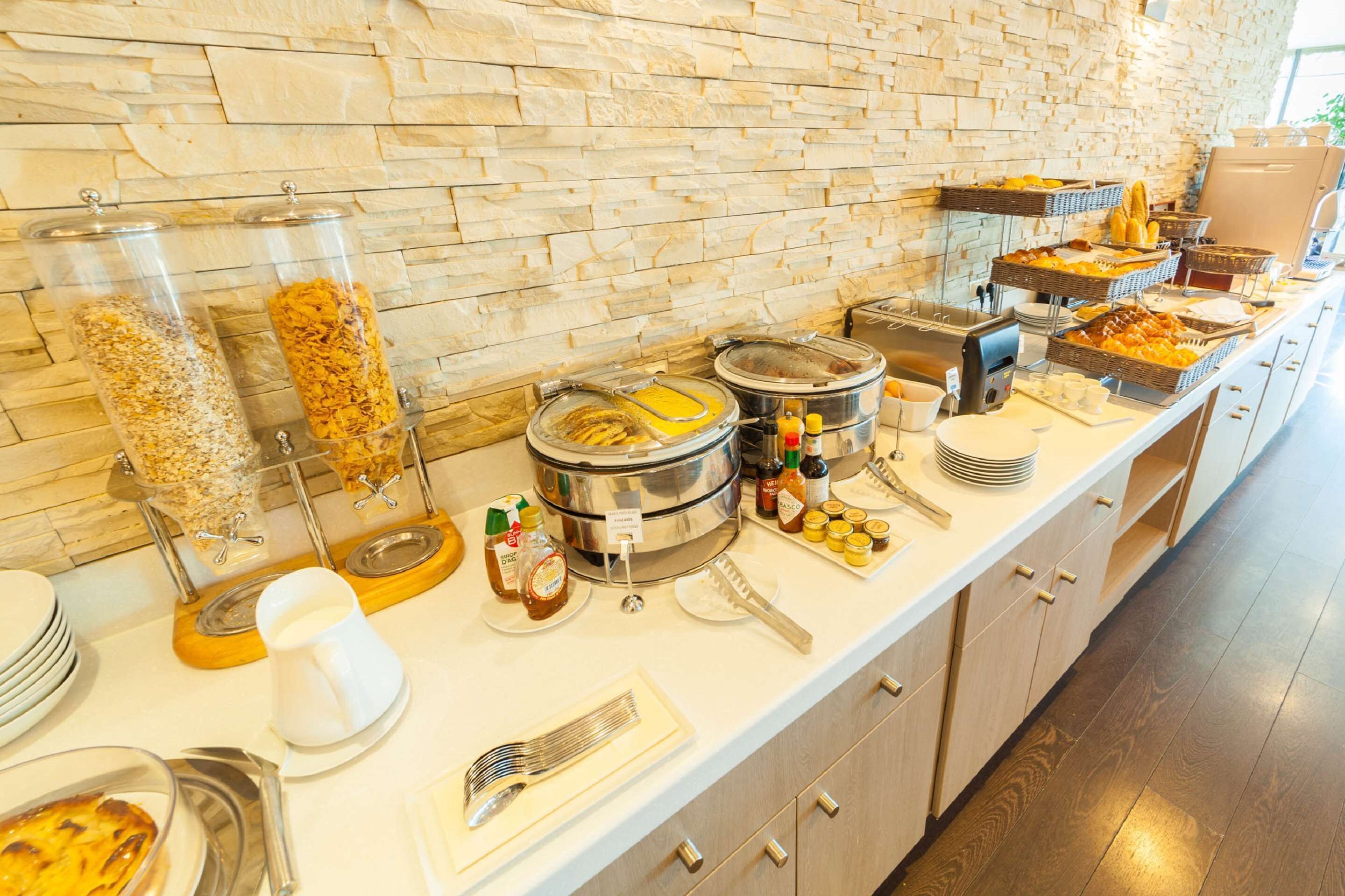 daily buffet breakfast (eur 16 per person)