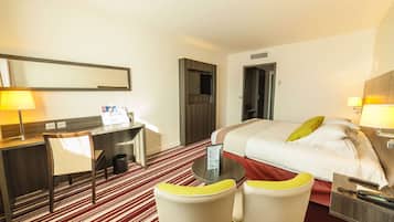 Habitación estándar, 1 cama King size | Ropa de cama de alta calidad y minibar