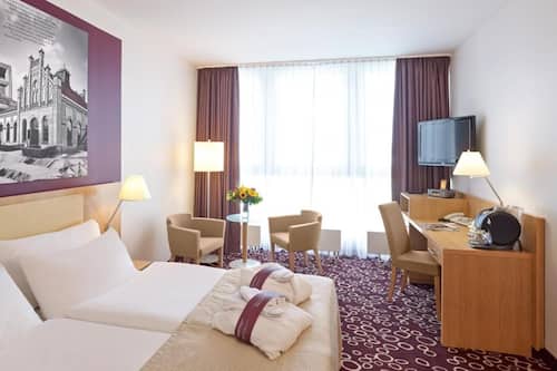Superior Twin Room | Hypo-allergenic bedding, minibar, in-room safe, desk