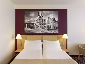 Hypo-allergenic bedding, minibar, in-room safe, desk