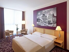 Ropa de cama hipoalergénica y minibar 