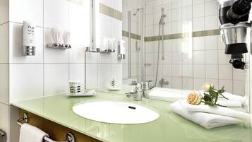 Hypo-allergenic bedding, minibar, in-room safe, desk