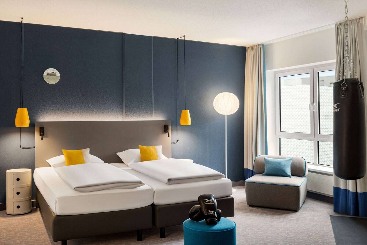 lounge | hypo-allergenic bedding, desk, laptop workspace, blackout curtains