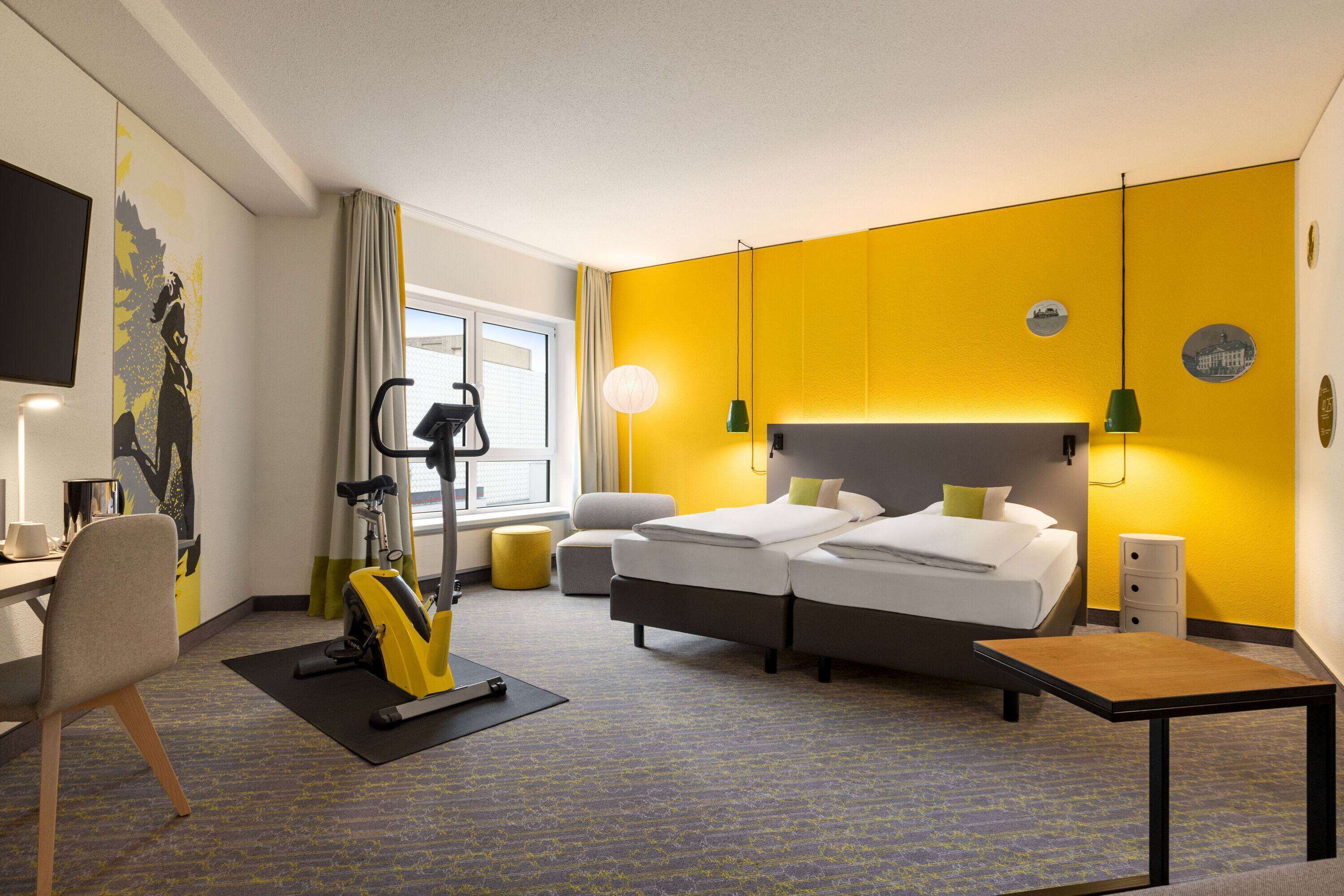 lounge | hypo-allergenic bedding, desk, laptop workspace, blackout curtains