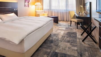 Privilege, Room, 1 Double Bed | Hypo-allergenic bedding, in-room safe, desk, blackout drapes