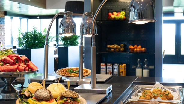 Breakfast, lunch and dinner served - Mercure City Zwolle Hotel (Zwolle)