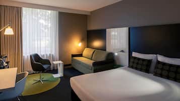 Privilege, Superior-Doppelzimmer, 1 Doppelbett und Schlafsofa | Hochwertige Bettwaren, Schreibtisch, Bügeleisen/Bügelbrett