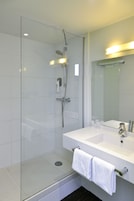 Standard Room, 1 Double Bed with Sofa bed | Bathroom | Eco-friendly toiletries, hair dryer, towels