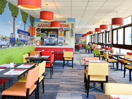 Free daily breakfast