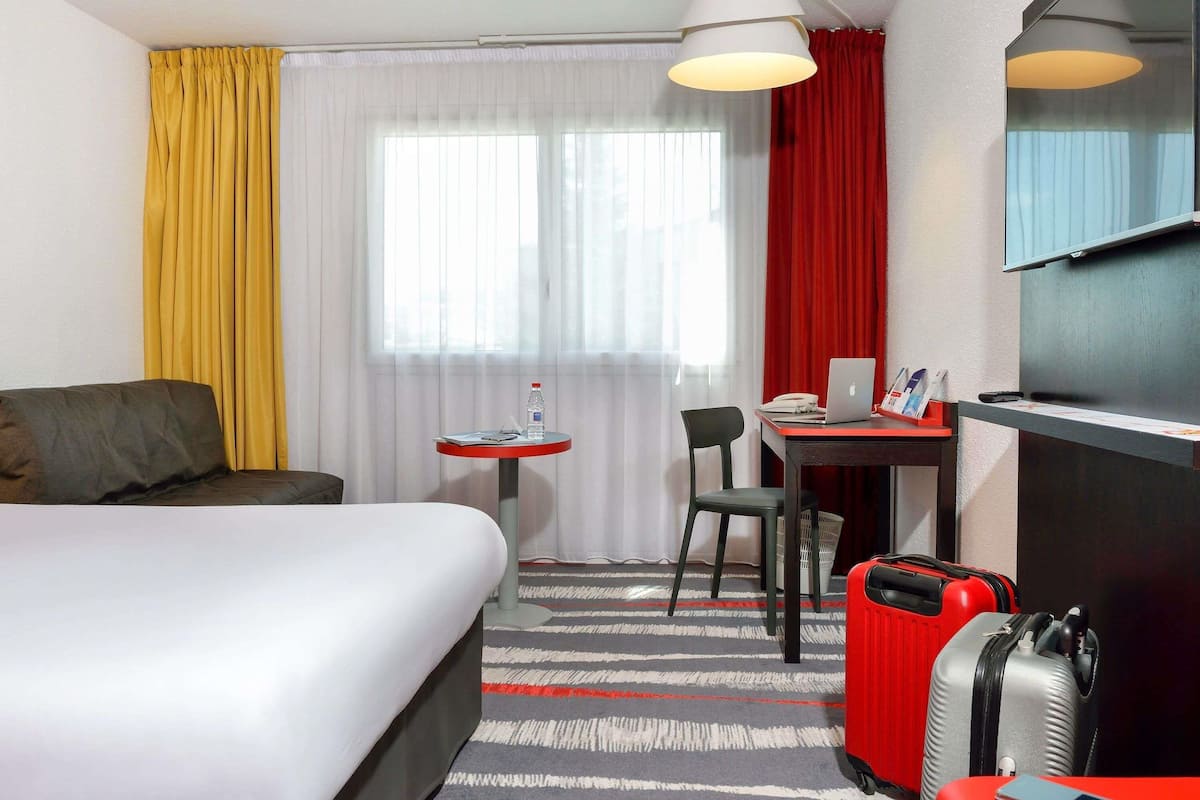 Standard Room, Multiple Beds | Premium bedding, individually furnished, desk, blackout drapes