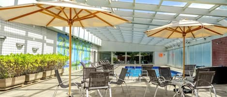 Outdoor pool, pool loungers