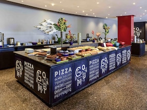 2 Restaurants, Frühstück, Mittagessen, Abendessen, internationale Küche