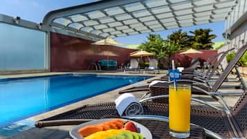 Outdoor pool, sun loungers