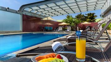 Outdoor pool, pool loungers