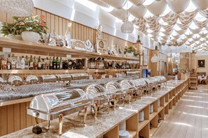 Desayuno buffet diario (VND 250000 por persona)