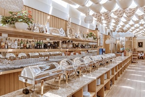 Desayuno buffet diario (VND 250000 por persona)