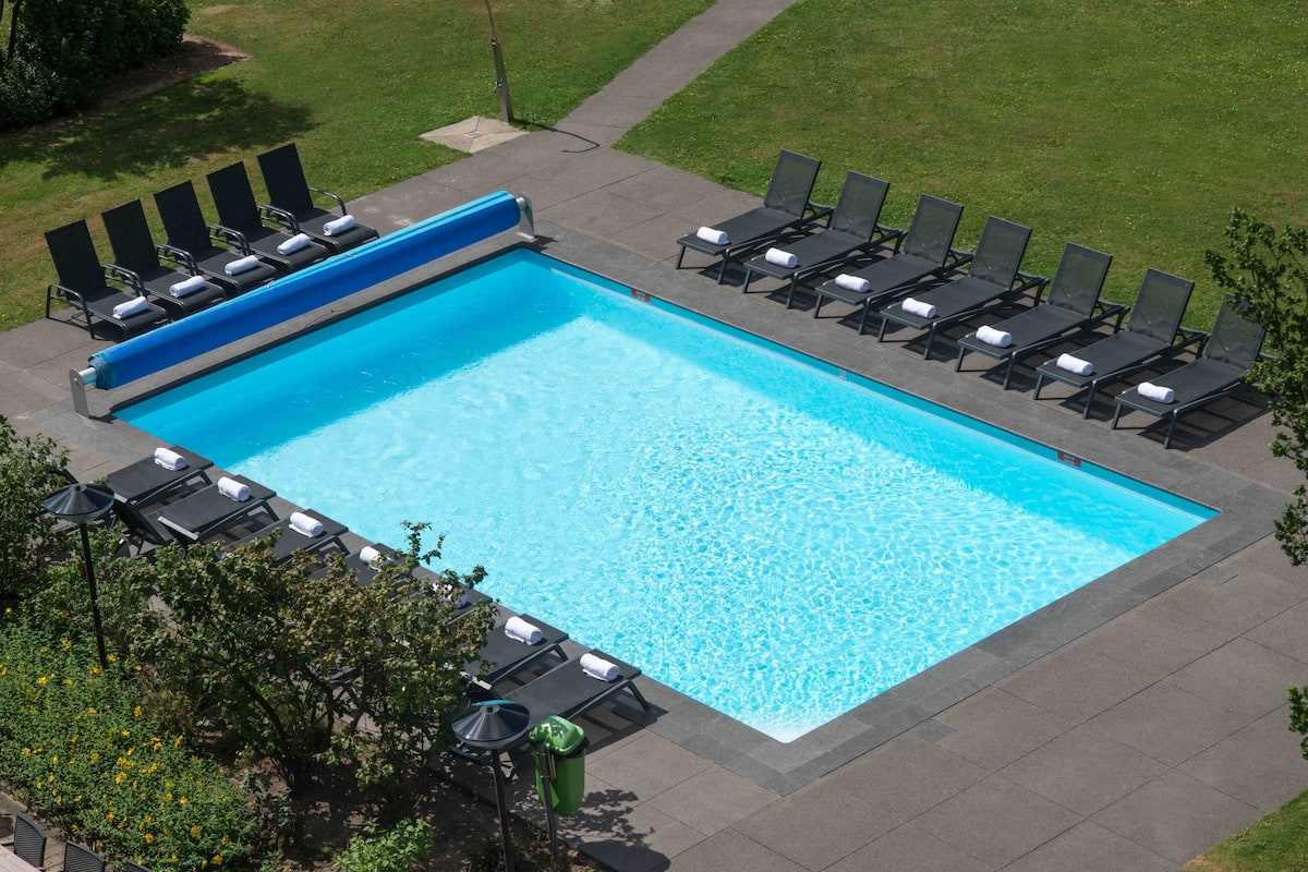 Habitación doble superior, 1 cama matrimonial y sofá cama | Minibar, caja de seguridad en la habitación y escritorio