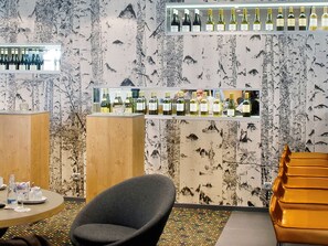 Bar (in der Unterkunft)