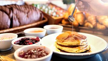 Daily cooked-to-order breakfast (AUD 38 per person)