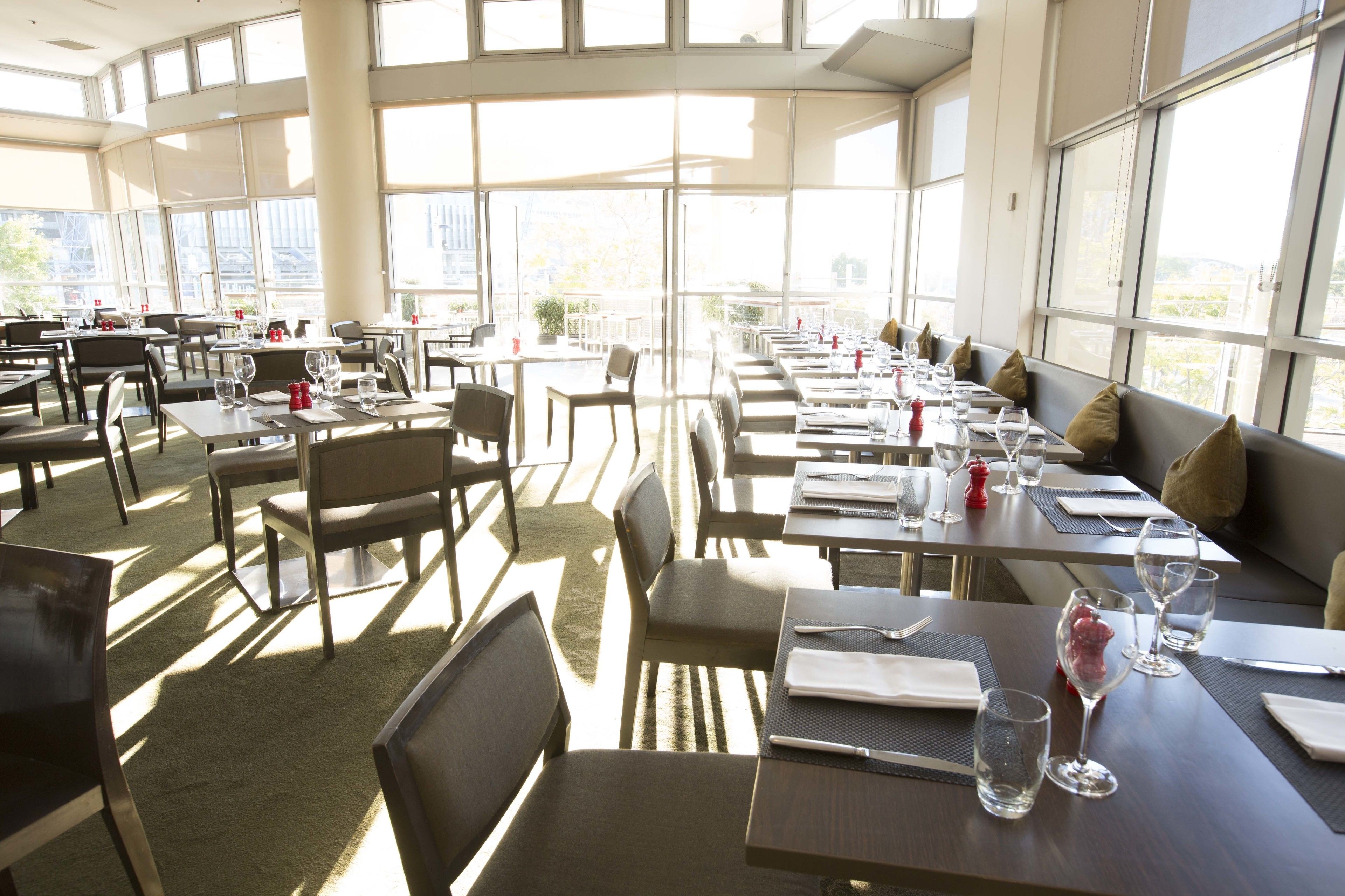 2 restaurants, breakfast, lunch served; local and international cuisine