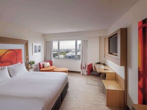 Superior Room, 1 King Bed | 1 bedroom, minibar, in-room safe, desk