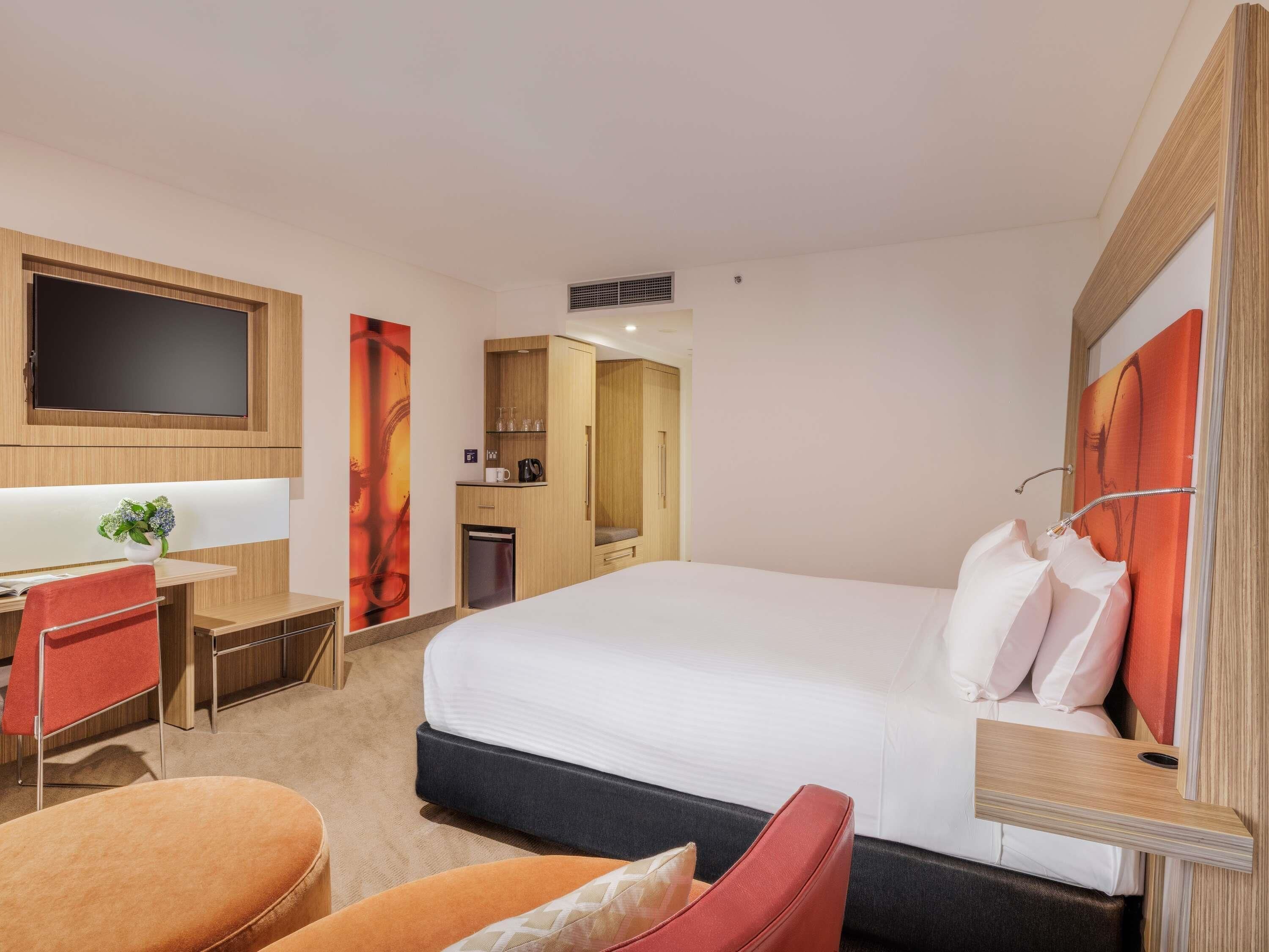 Superior kamer, 1 kingsize bed | Een minibar, een kluis op de kamer, een bureau, een laptopwerkplek
