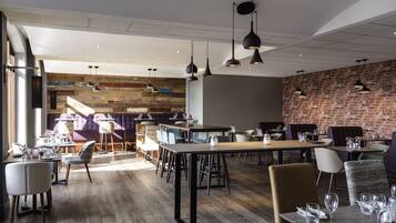 Breakfast, lunch, dinner served; international cuisine