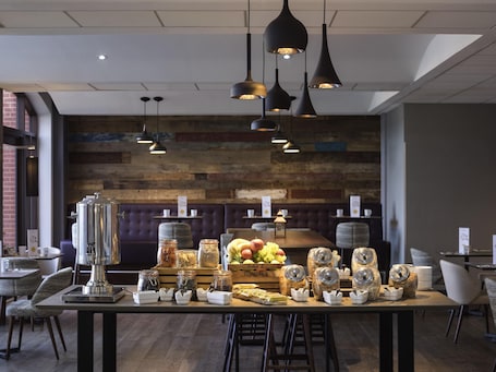 供应早餐、午餐和晚餐,国际美食. 诺富特伊普斯威奇酒店