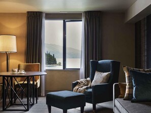 Premium bedding, down comforters, in-room safe, laptop workspace - Hotel St Moritz, Queenstown - MGallery (Queenstown)