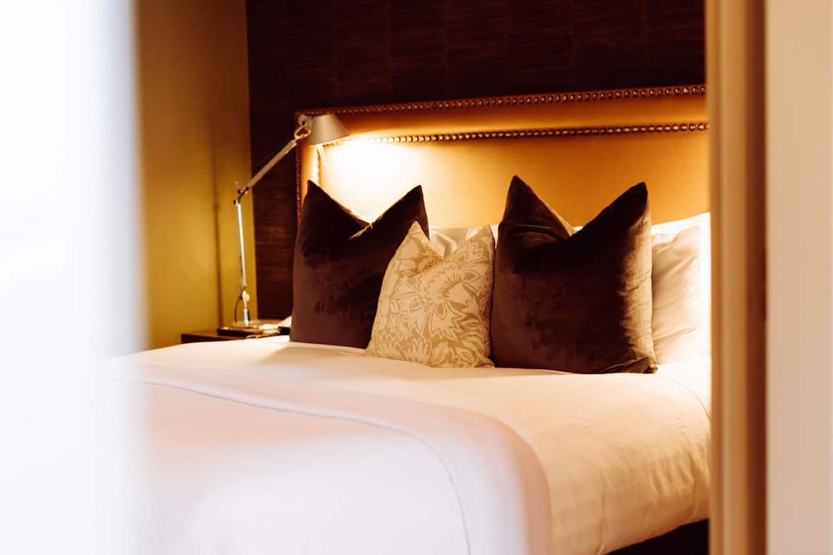 Premium bedding, down comforters, in-room safe, laptop workspace