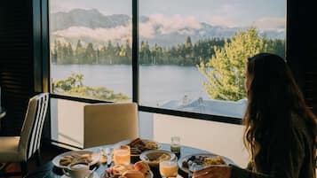 Daily buffet breakfast for a fee