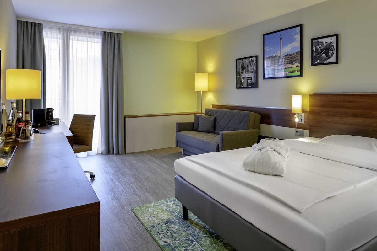 in-room safe, desk, laptop workspace, blackout curtains