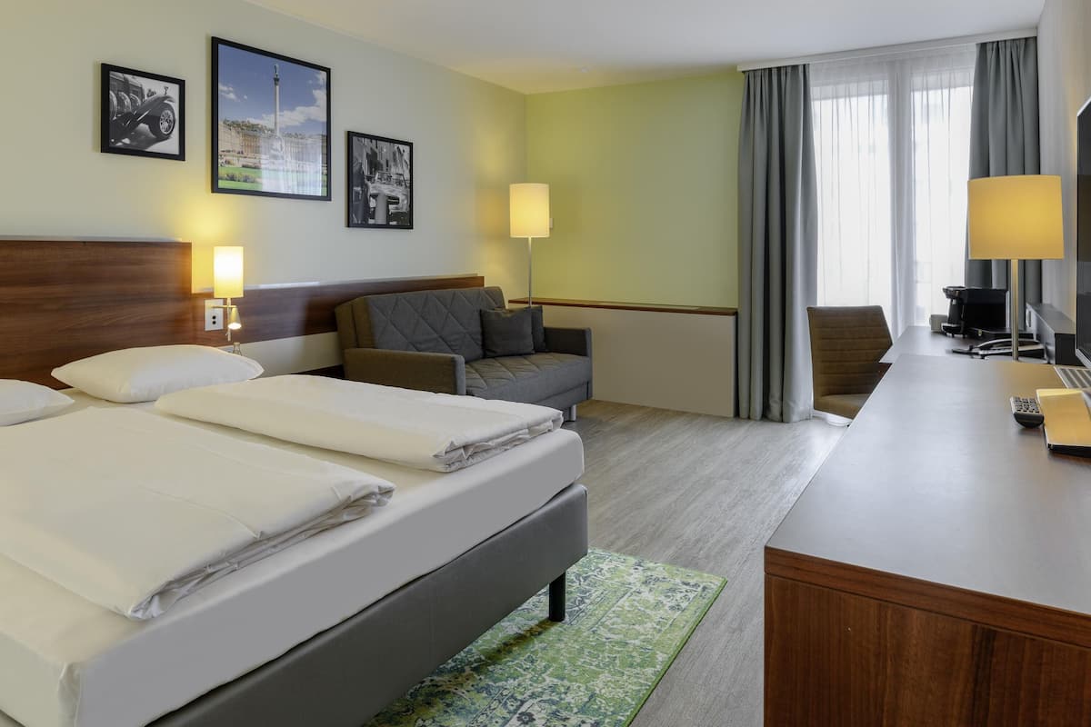 Privilege, Habitación, 1 cama de matrimonio con sofá cama | Caja fuerte, escritorio, espacio para trabajar con un portátil