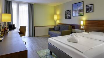 Privilege, Zimmer, 1Â Queen-Bett und Schlafsofa | Zimmersafe, Schreibtisch, laptopgeeigneter Arbeitsplatz