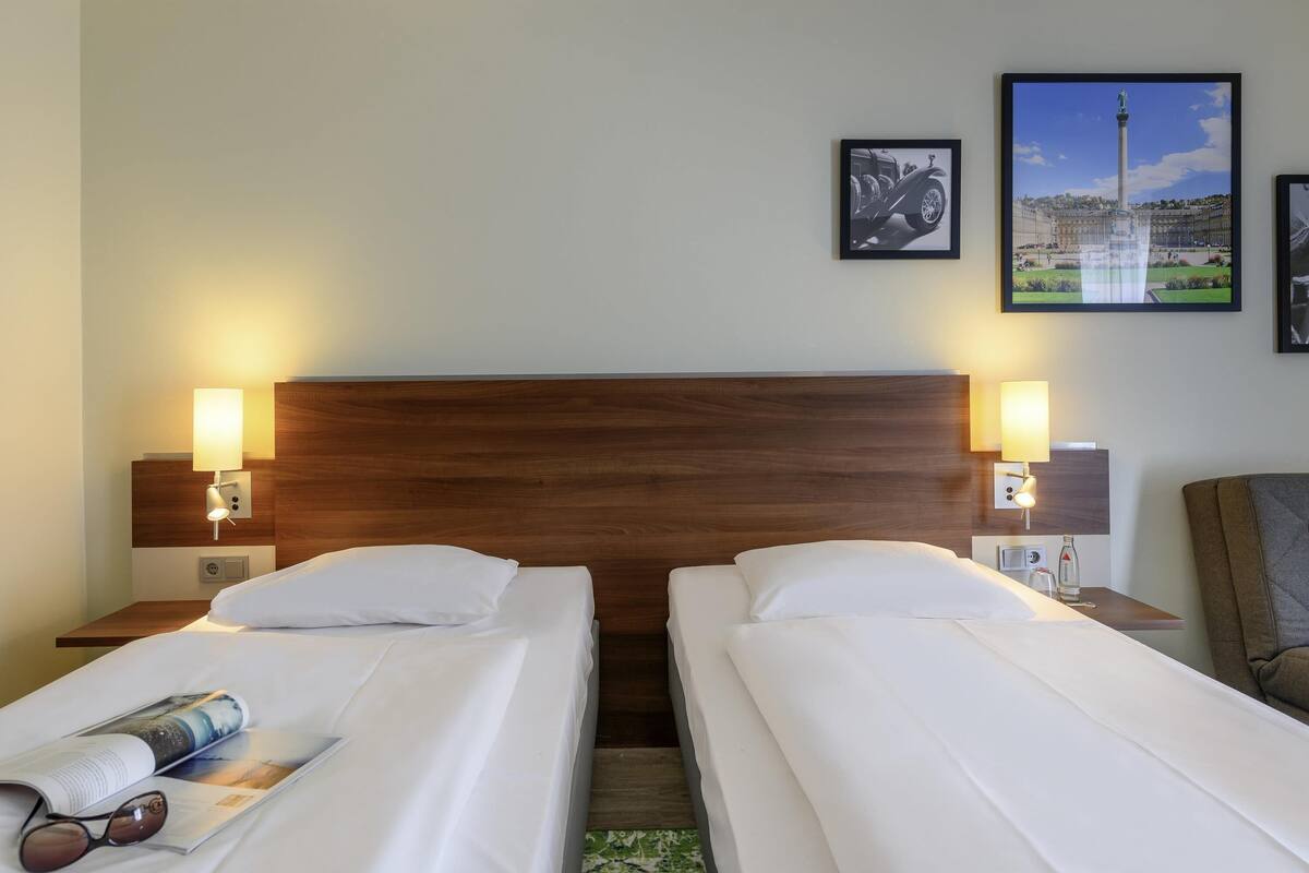 Standard Room | In-room safe, desk, laptop workspace, blackout drapes