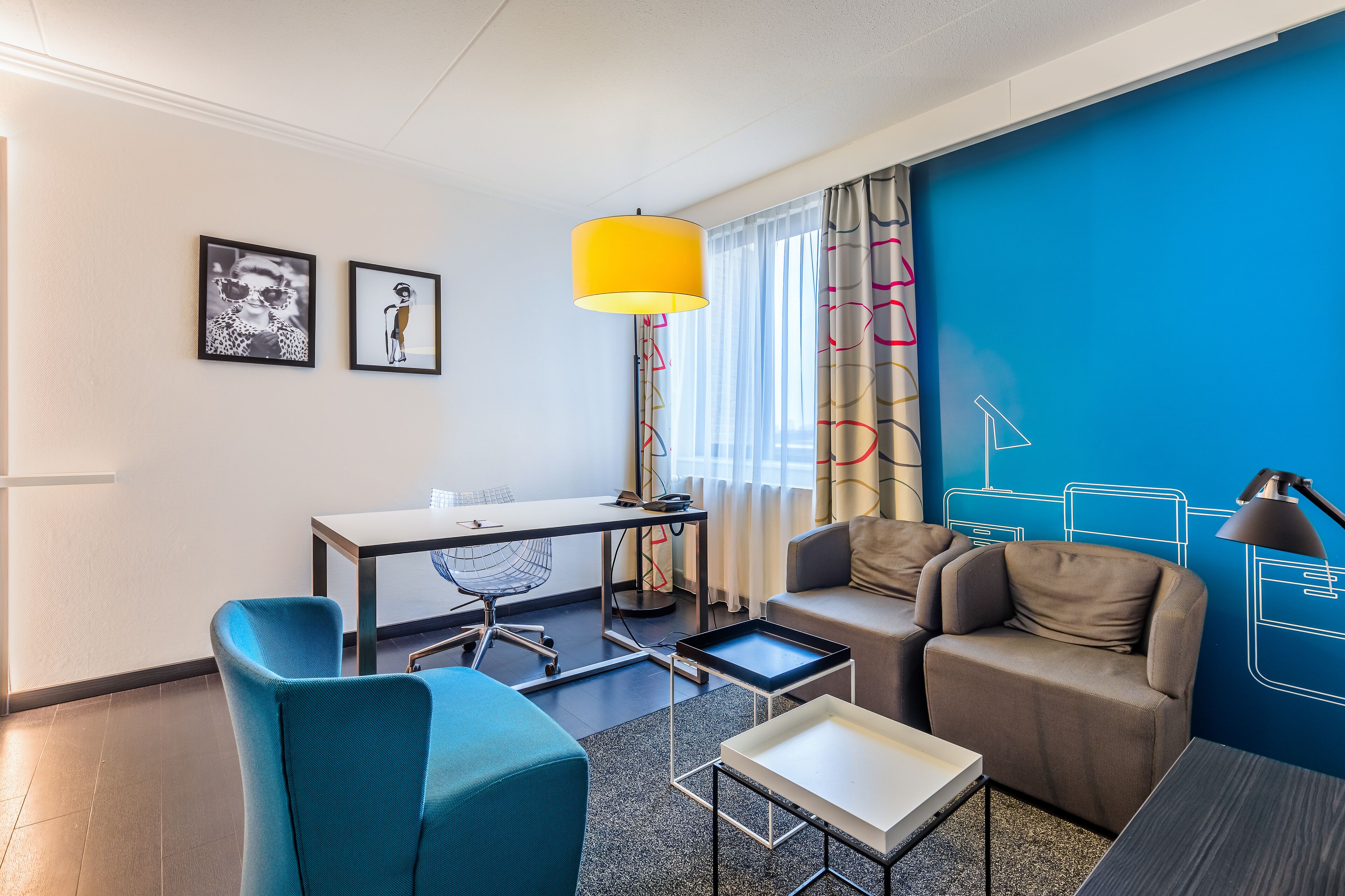 business suite | living area | flat-screen tv